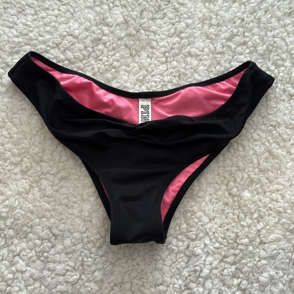 Bikini bottoms VS